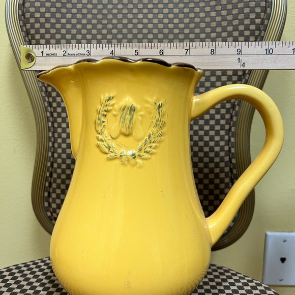 Yellow Pitcher - Picture 5 of 5